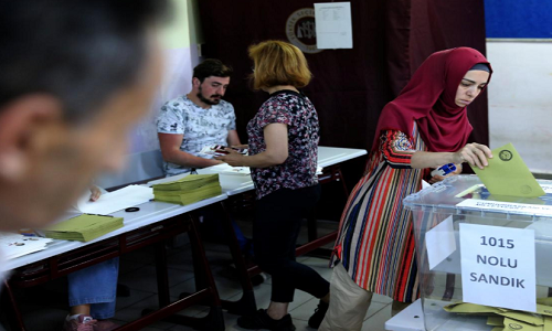 Theo hãng thông tấn Reuters, hơn 56 triệu cử tri Thổ Nhĩ Kỳ đã đăng ký đi bỏ phiếu trong cuộc bầu cử tổng thống và bầu cử quốc hội vào ngày 24/6, sớm hơn 17 tháng so với thời hạn. (Nguồn ảnh: Reuters)