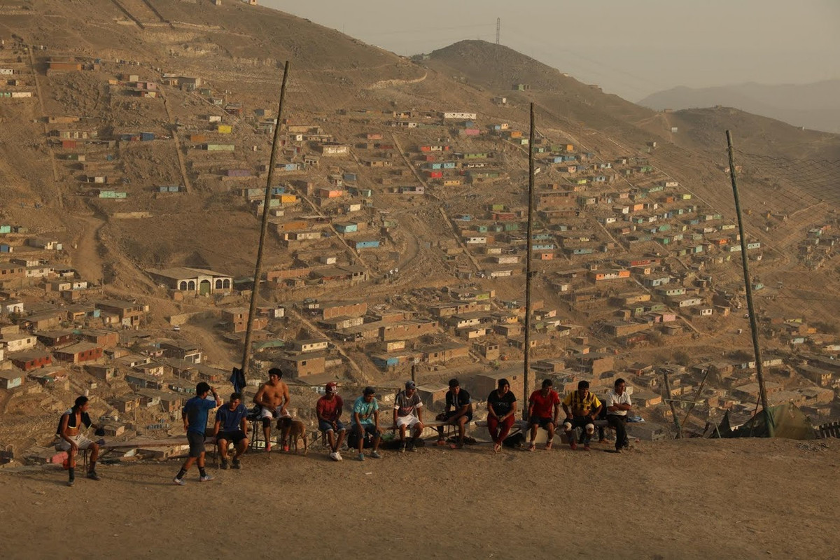 Sân bóng nền đất này chính là minh chứng tình yêu dành cho bóng đá của người dân Peru từ khi tuyển thủ nước này tham dự World Cup lần đầu tiên vào năm 1982.