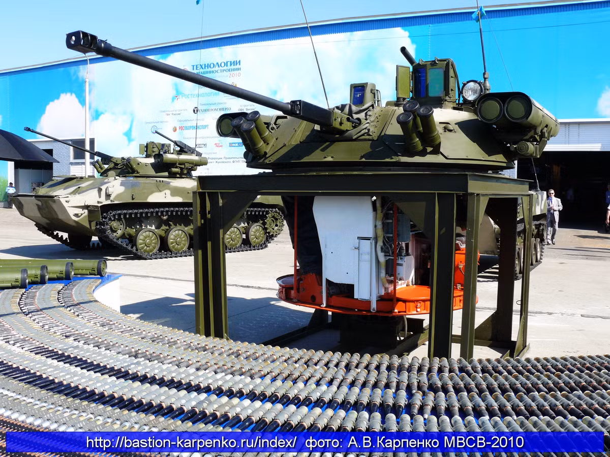 Theo đó, BMP-2M với tháp pháo Berezhok mới góp phần tăng tính di động và khả năng bảo vệ binh sĩ Nga trên chiến trường. Ảnh: bastion-karpenko.