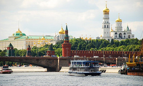 Kremlin ở Moscow, trải rộng hơn 27 ha, là pháo đài thời trung cổ còn tồn tại lớn nhất trên thế giới. Ảnh: Flickr.