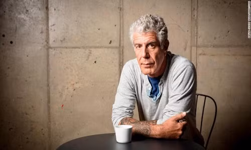 Người dẫn chương trình, đầu bếp, cây viết Anthony Bourdain đã truyền cảm hứng cho rất nhiều người trên thế giới. Ảnh: CNN.