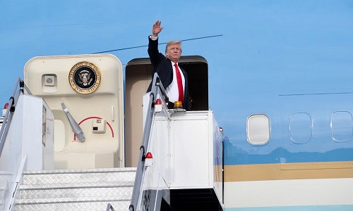 Khoảng 18h ngày 12/6 (giờ địa phương), Tổng thống Trump đã lên chuyên cơ Không lực Một tại căn cứ quân sự Paya Lebar rời Singapore, sau cuộc thượng đỉnh với nhà lãnh đạo Triều Tiên Kim Jong-un vào sáng cùng ngày. Ảnh: ST.