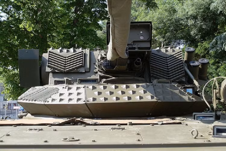 Được biết, việc nâng cấp chiếc BMP-1 có từ thời Liên Xô này do các chuyên gia Ukraine và Bulgaria phối hợp thực hiện. Ảnh: pan.bg