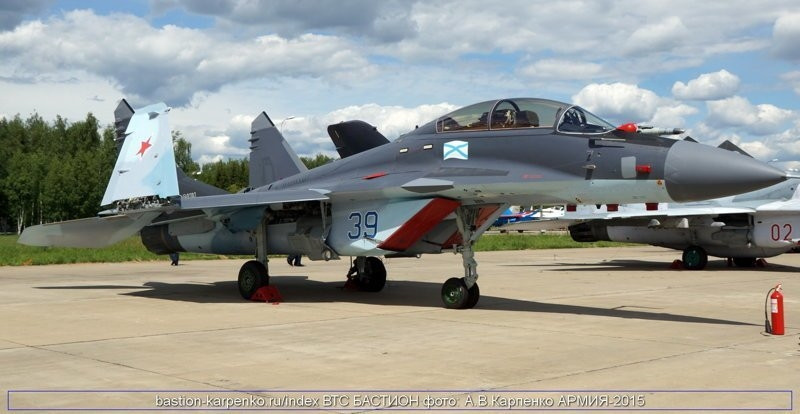 MiG-29K, một biến thể của MiG-29 một chiến đấu cơ được sử dụng trên các tàu sân bay.