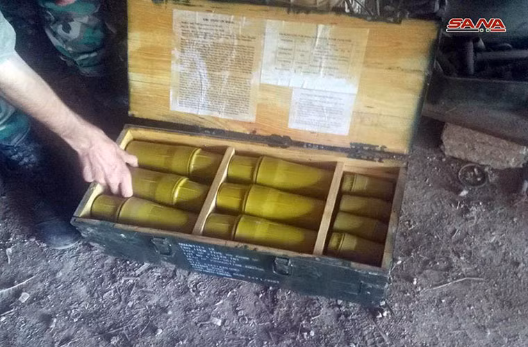 Nguồn tin cho hay, các tay súng nổi dậy vội vàng rút khỏi Maliha Al-Atash và Busra Al-Harir về phía nam tới thị trấn Al-Hirak mà không kịp mang theo số vũ khí trên. Ảnh: SANA.