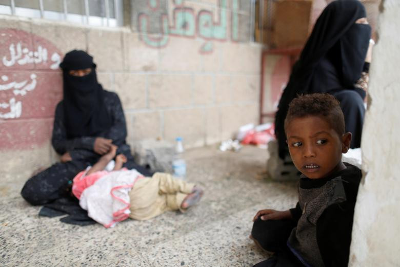 Những cuộc giao tranh tiếp diễn, tình trạng thiếu điện nước khiến nhiều người Yemen buộc phải rời khỏi thành phố Hodeidah.