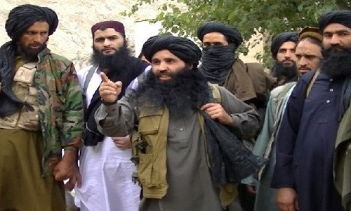 Theo hãng thông tấn Reuters, phát ngôn viên Bộ Quốc phòng Afghanistan Mohammad Radmanish cho biết thủ lĩnh Taliban tại Pakistan Mullah Fazlullah đã bị tiêu diệt trong cuộc không kích của Mỹ-Afghanistan tại khu vực biên giới với Pakistan. Ảnh: Tribune.