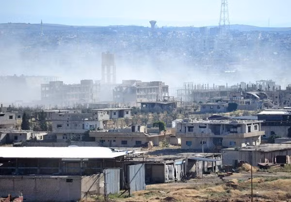 Hãng Fars (Iran) cho biết thêm, Quân đội Syria đã giải phóng tổng cộng 44 thị trấn và làng mạc ở Đông Daraa trong vòng chưa đầy một tuần qua, đồng thời chiếm được hơn 10 xe quân sự của các tay súng phiến quân trên chiến trường. Ảnh: FNA.