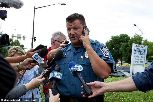 Cảnh sát trưởng Ryan Frashure phát biểu trước báo giới sau vụ xả súng tại tòa soạn báo Capital Gazette. Ảnh: AP.