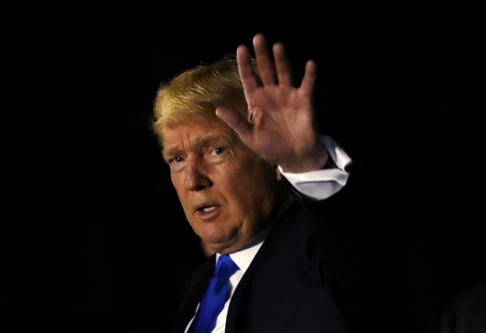 Sau khi rời khỏi sân bay Paya Lebar, đoàn xe chở Tổng thống Trump và các quan chức Mỹ tới khách sạn Shangri-La, nơi ông Trump sẽ lưu trú trong thời gian diễn ra thượng đỉnh Mỹ-Triều. Ảnh: Reuters.