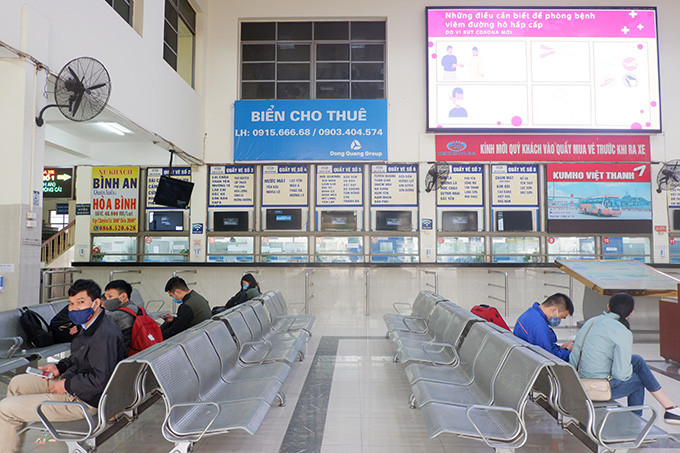 Cảnh tượng thưa thớt khách hiếm có ở bến xe Mỹ Đình.