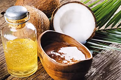 Vì vậy, bạn nên dùng dầu dừa súc miệng mỗi sáng mai, khoảng 15-20 phút mỗi ngày sẽ khử được mùi hôi miệng đáng ghét. Ảnh: hinews.