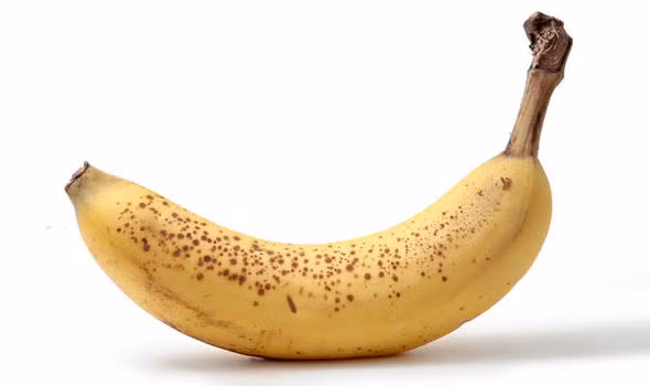 Chuối. Không phải chuối chứa nhiều axit mà bạn tránh xa nó. Chuối được xem là loại thực phẩm hàng đầu có lợi cho người bệnh ung thư dạ dày bởi nó có khả năng trung hòa axit, giữ môi trường dạ dày được ổn định. Ảnh: Medical News Today.