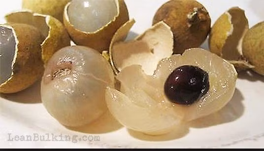 Theo đông y Việt Nam tất cả các phần của quả nhãn như vỏ, hạt, cùi... đều có tác dụng chữa bệnh rất tốt.