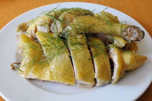 Thịt gà cũng là một thực phẩm nên bổ sung vào thực đơn nếu bạn muốn tăng kích thước vòng 3. (Nguồn Thanhnien)