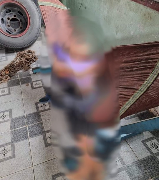  Tài xế container tử vong bất thường trong phòng trọ: Chiều 4/5, ông M.V.H. (35 tuổi, ở Đồng Nai) cùng một số người bạn đi dự tiệc ở huyện Bến Lức, tỉnh Long An. Đến tối, ông H. trở về phòng trọ gần đó để ngủ. Sáng hôm sau, không thấy ông H. thức dậy khởi động xe để chuẩn bị chở hàng, bạn cùng nghề chạy sang kêu cửa thì phát hiện tài xế này đã tử vong. 