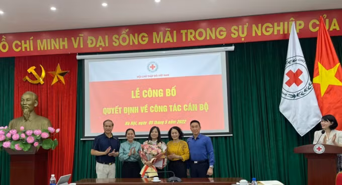 Bo nhiem nha bao Nguyen Thu Trang lam Tong Bien tap Tap chi Nhan dao