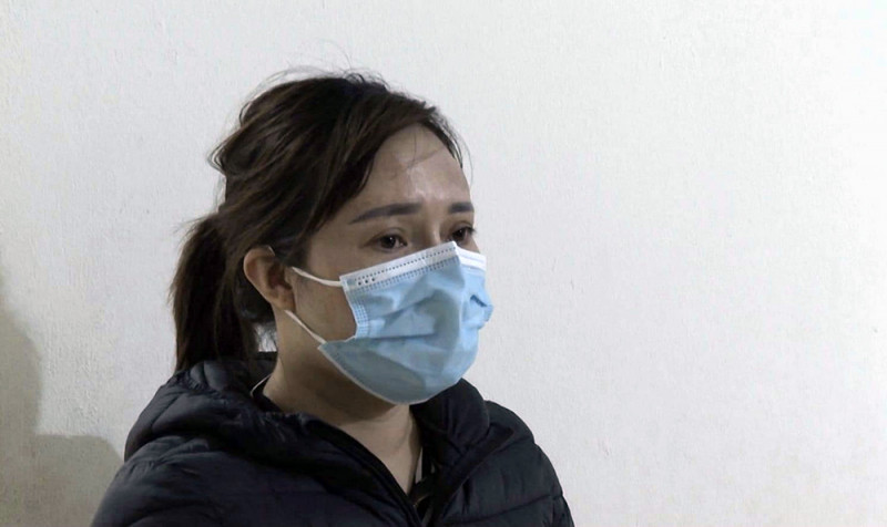  Khởi tố 'nữ quái' đưa người trốn sang Trung Quốc: Ngày 1/5, Công an tỉnh Phú Thọ cho biết đã khởi tố bị can đối với Triệu Thị Hải Yến (SN 1978, trú huyện Hạ Hòa) về tội 'tổ chức, môi giới cho người khác trốn đi nước ngoài hoặc ở lại nước ngoài trái phép'. Yến đã tổ chức đưa 3 lượt, khoảng 18 người xuất khẩu lao động trái phép và bố trí ở lại lao động bất hợp pháp tại nước ngoài mỗi lượt người “xuất ngoại chui” thành công Yến thu khoảng 5.500.000 VNĐ. 