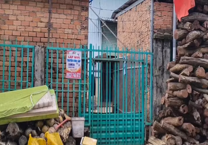  Công nhân tử vong cạnh máy hấp hạt điều: Chiều 4/5, Công an thị xã Phước Long, tỉnh Bình Phước cho biết đã hoàn tất khám nghiệm tử thi để điều tra cái chết của ông Phan Văn Tài (45 tuổi, quê Cà Mau). Ông Tài là công nhân của xưởng sản xuất hạt điều Thành Tài đóng trên địa bàn thị xã Phước Long. Theo đó, tối 3/5, ông Tài được phát hiện tử vong cạnh máy hấp hạt điều. 