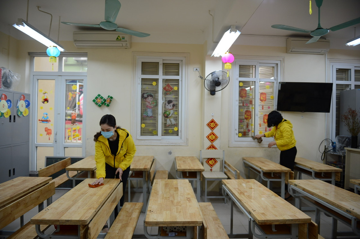 Nong: Hoc sinh Tieu hoc tai Ha Noi quay lai truong tu 10/2