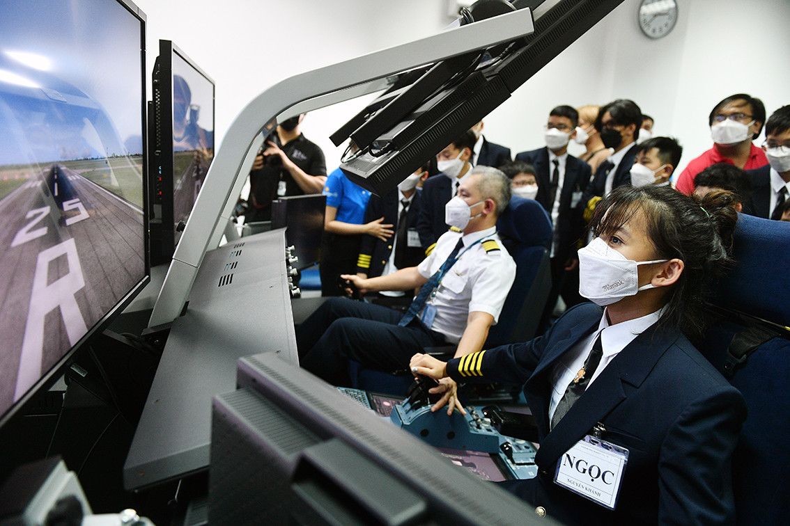 Thời gian tới, Vietnam Airlines sẽ mở rộng chương trình đến với nhiều học sinh, sinh viên. Giúp các bạn nhỏ sẵn sàng tâm lý trước khi lựa chọn nghề này.