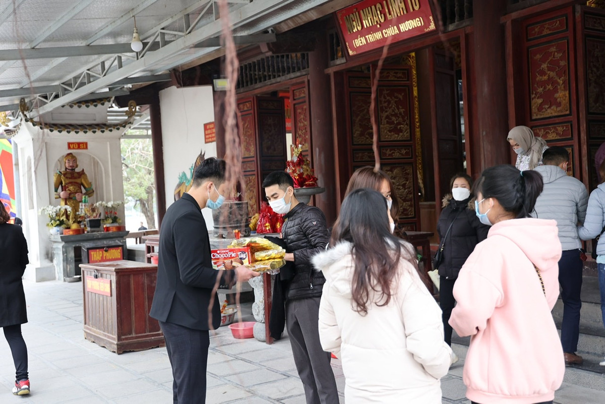 Dịp Tết Nguyên đán 2021, chùa Hương cũng không tổ chức khai hội và đón khách.