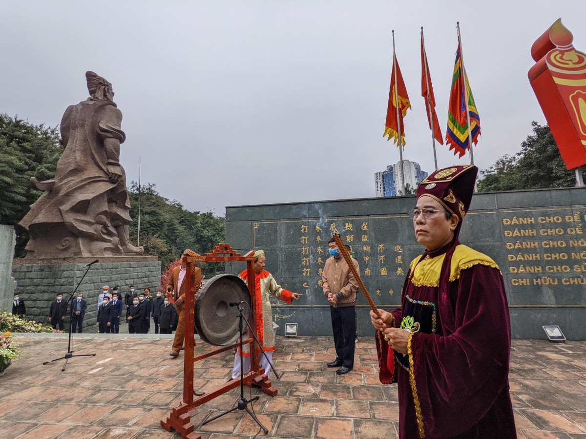 Phần Hội năm nay không tổ chức, các diễn viên Nhà hát Tuồng chỉ làm lễ dâng hương, đọc bài khai hội.