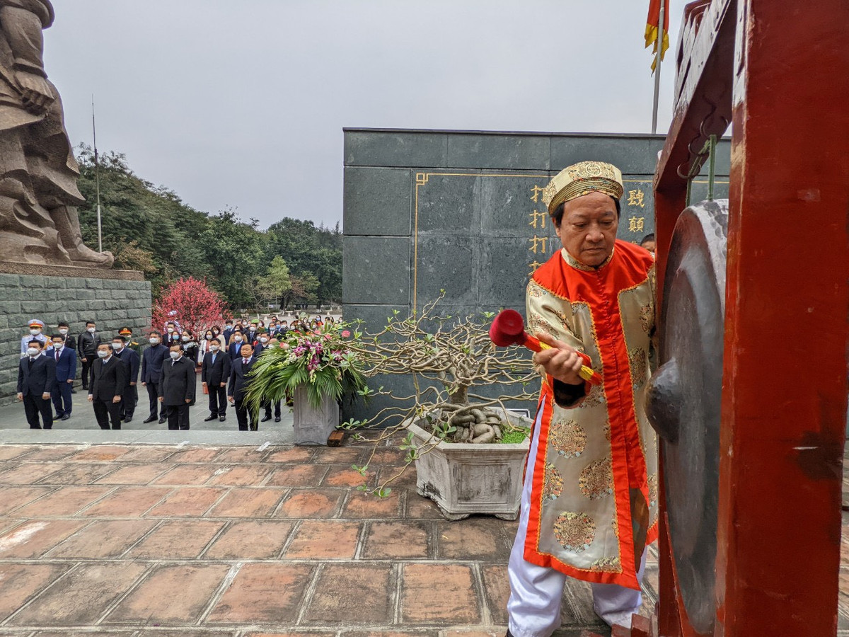 Ngày hội năm nay vắng bóng trò rước "Rồng lửa Thăng Long" và nhiều trò chơi, thể hiện rõ tinh thần thượng võ.