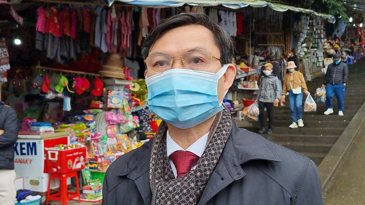 Chua Huong mo ban ve som cho du khach: Pho Chu tich huyen noi gi?