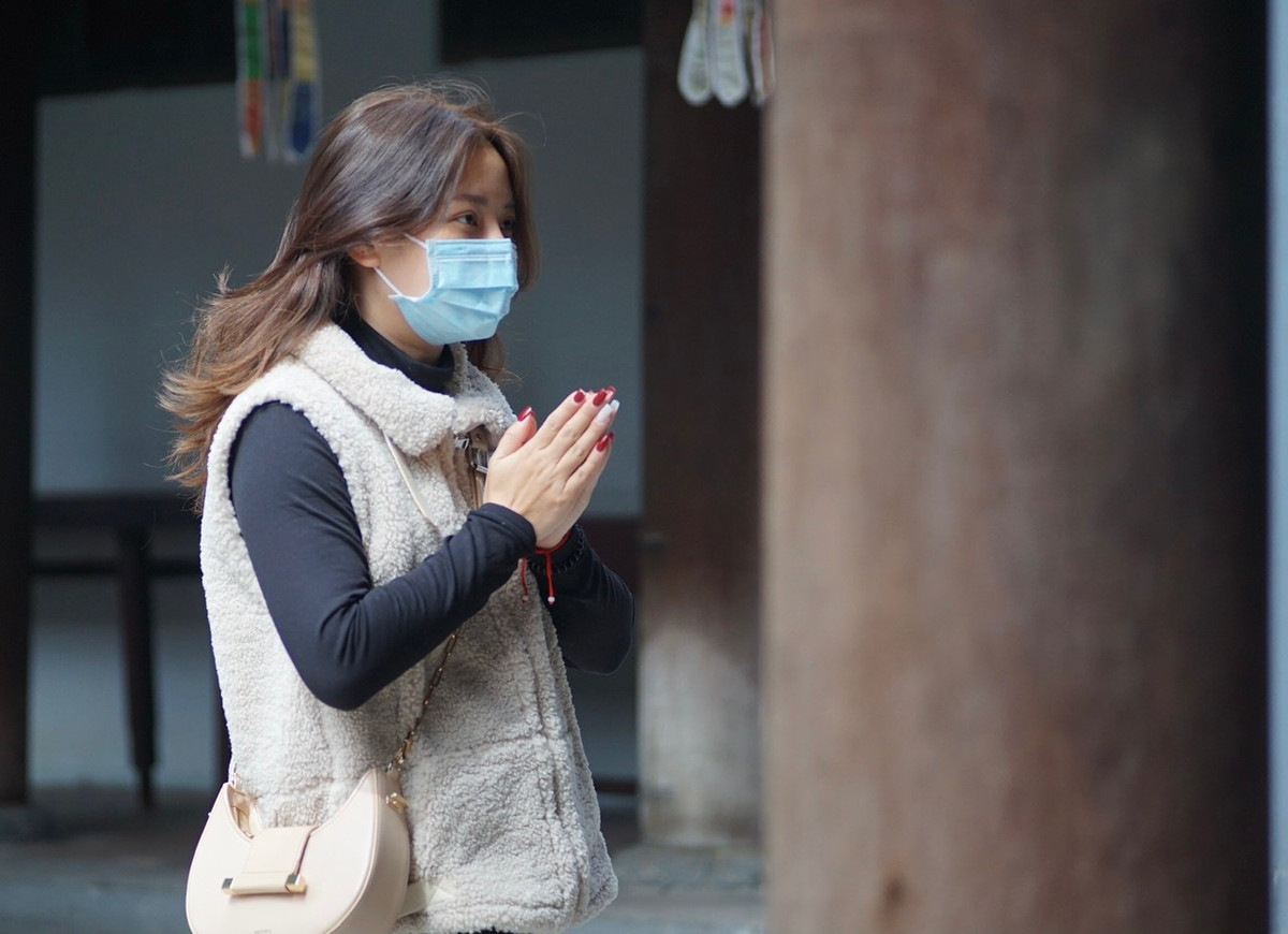 Bạn Lan (Đà Nẵng) đi công tác đúng dịp Valentine nên đến Chùa Hà tham quan.