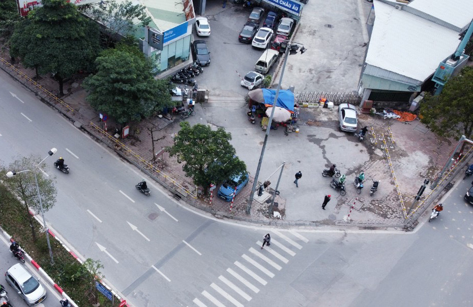 Các điểm lắp đặt hiện nay gồm: Đường Hồ Tùng Mậu đoạn vỉa hè trước cổng trường Đại học Thương mại; vỉa hè đường Phạm Hùng đoạn giao đường Tôn Thất Thuyết đến hết tường rào khu vực bãi đỗ xe; đường Lê Trọng Tấn đoạn từ ngõ 1 đến hết toà nhà FLC; đường Nghiêm Xuân Yêm phạm vi từ chung cư CT1 - Bắc Linh Đàm đến giao đường Kim Giang; ngã ba Mỗ Lao - Tố Hữu.