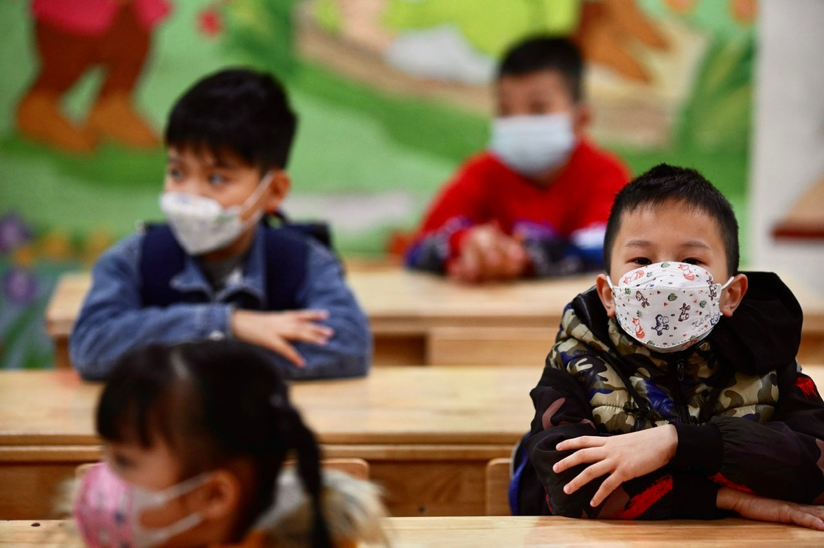 Hoc sinh duoi 12 tuoi noi thanh Ha Noi lui lich hoc truc tiep