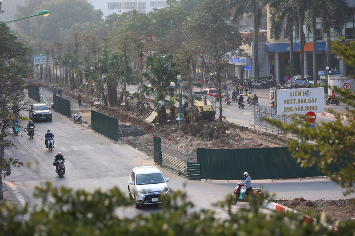 Trước đó, tuyến đường này thường xảy ra ùn tắc do mật độ phương tiện tham gia giao thông cao. Điều đáng nói là thời điểm đó lòng đường nhỏ nhưng dải phân cách lại quá lớn.