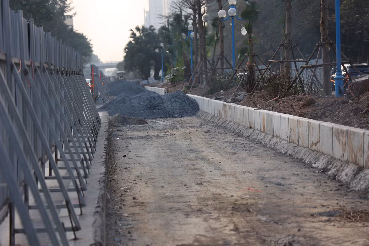 Ngoài ra, dự án sẽ tận dụng toàn bộ số cây xanh hiện có. Số lượng cây còn lại được đánh chuyển về trồng tại các tuyến đường thuộc huyện Quốc Oai và nút giao Đại lộ Thăng Long - đường 70 nhằm bảo đảm mỹ quan đô thị và tiết kiệm chi phí.