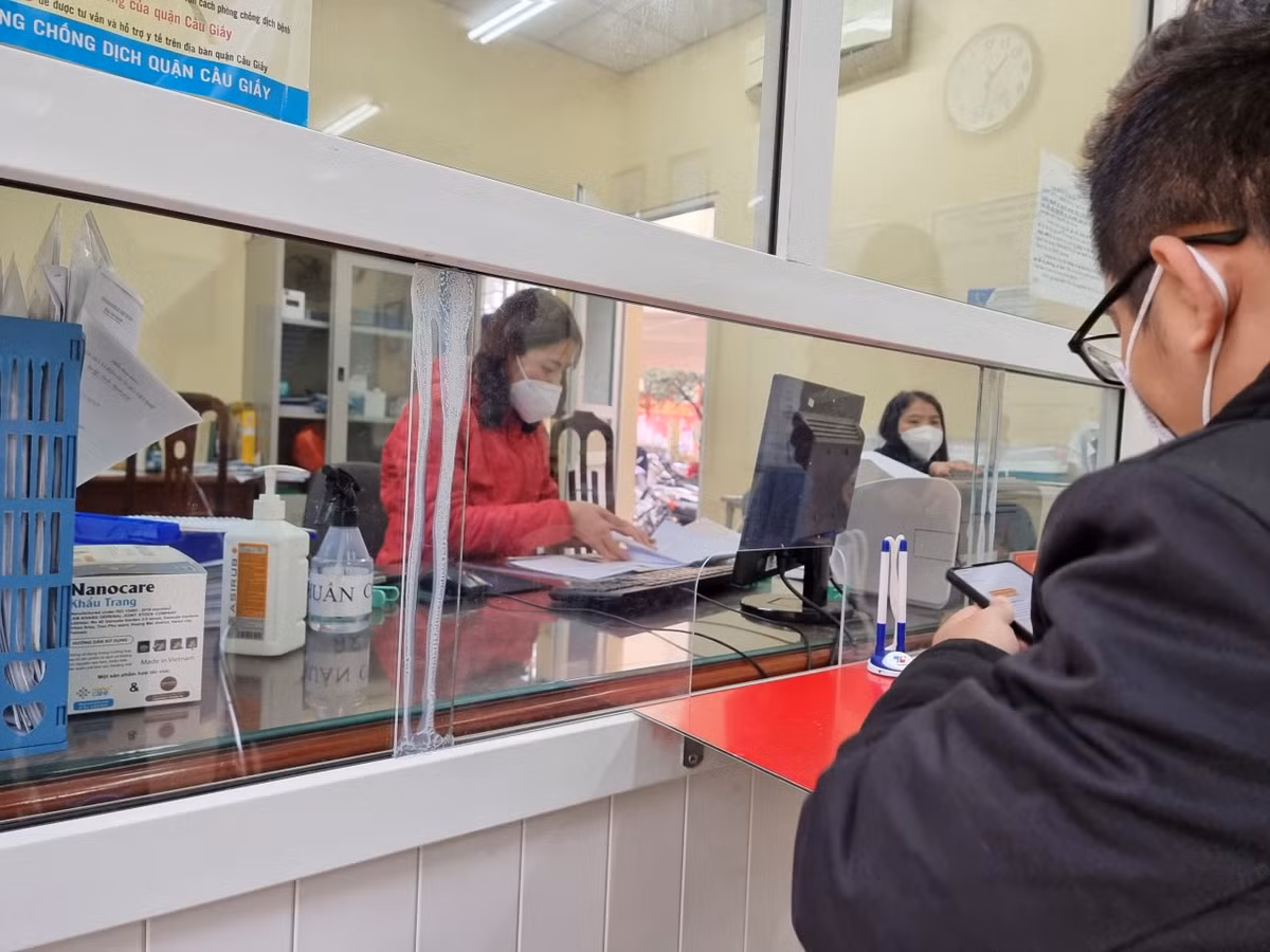 Mặc dù sau thời gian dài nghỉ Tết nhưng nhu cầu tới làm việc tại các phòng tiếp dân cấp phường của người dân Hà Nội vẫn chưa có.