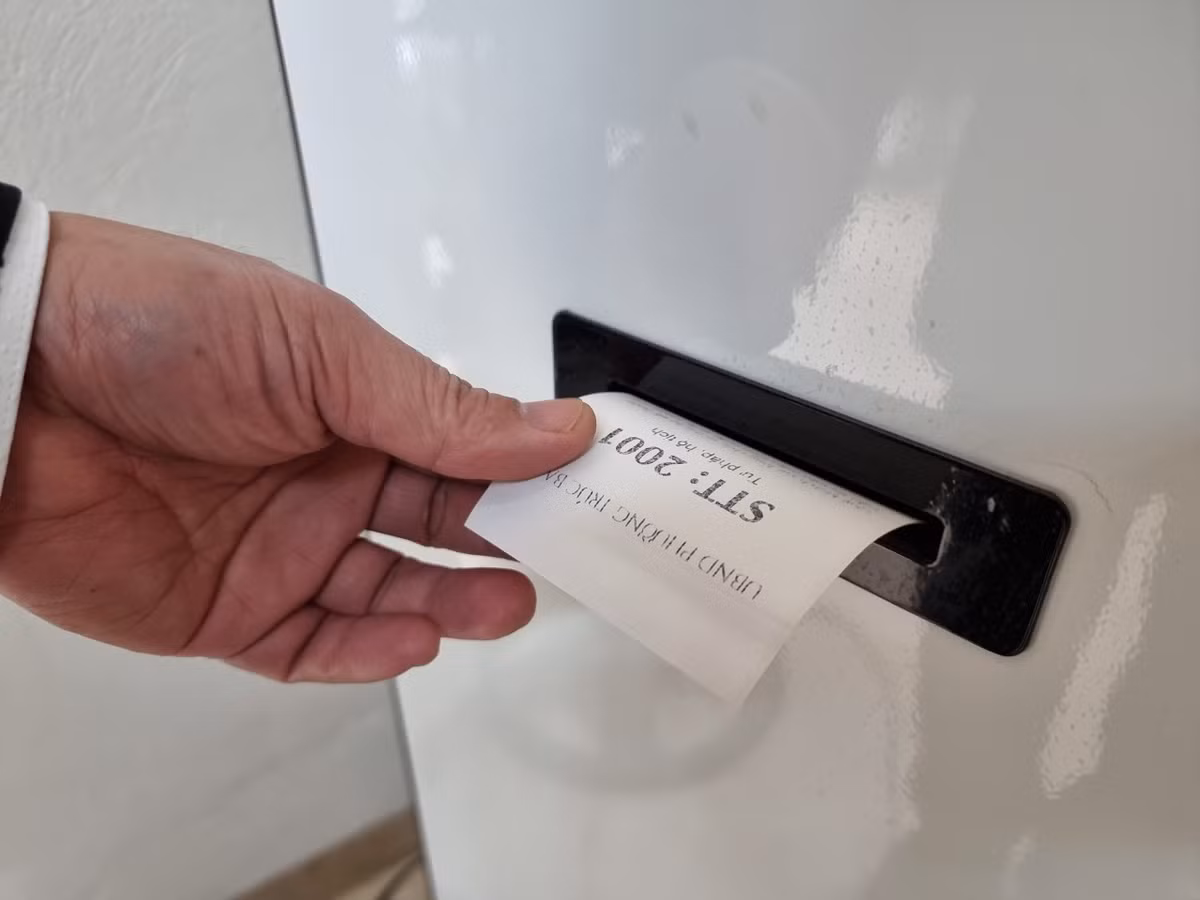 Trong sáng nay, Bí thư Thành uỷ Hà Nội Đinh Tiến Dũng cũng đã yêu cầu các cấp, các ngành tiếp tục đẩy mạnh cải cách hành chính, tập trung hỗ trợ doanh nghiệp phục hồi sản xuất.