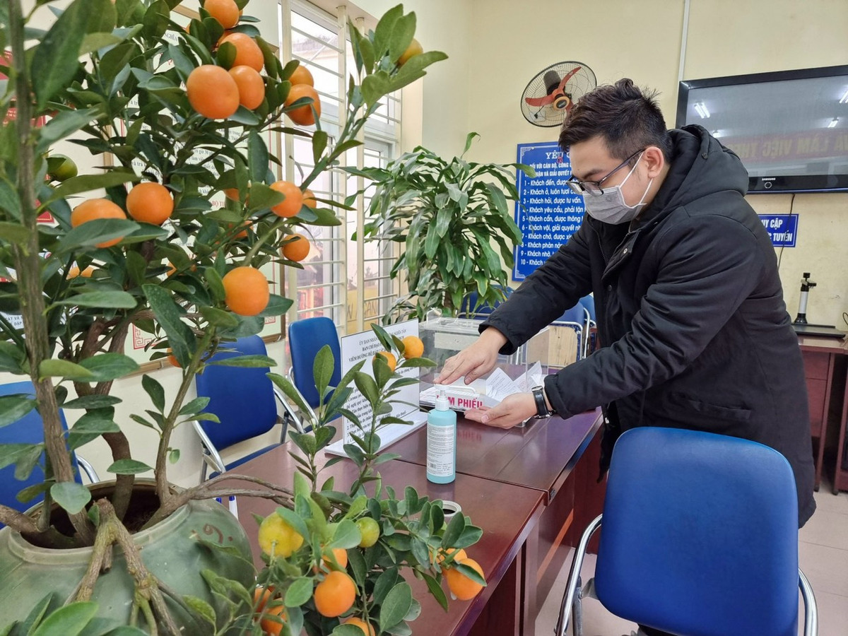 Không khí Tết vẫn còn tại nhiều cơ quan, công sở.