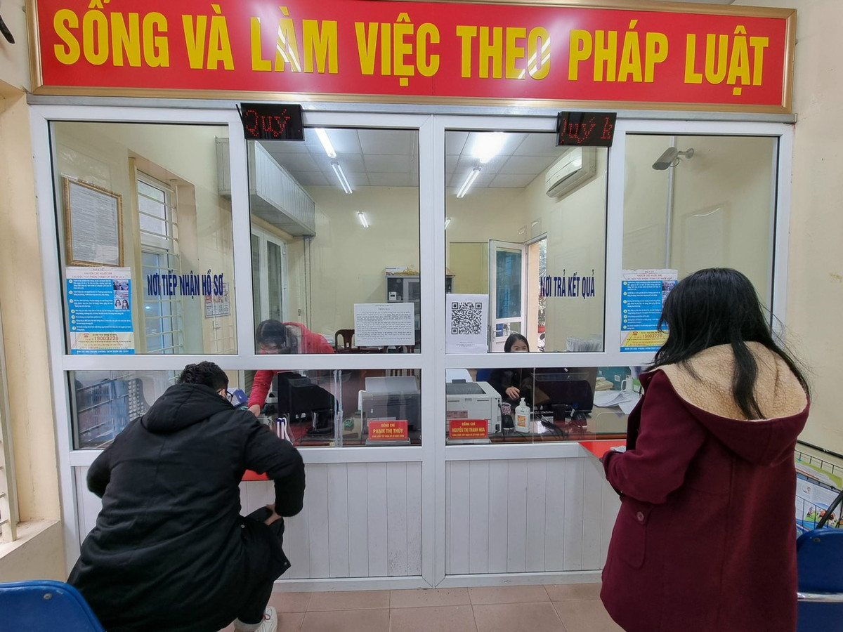 Bộ phận tiếp nhận hồ sơ vẫn bố trí đầy đủ cán bộ làm việc.