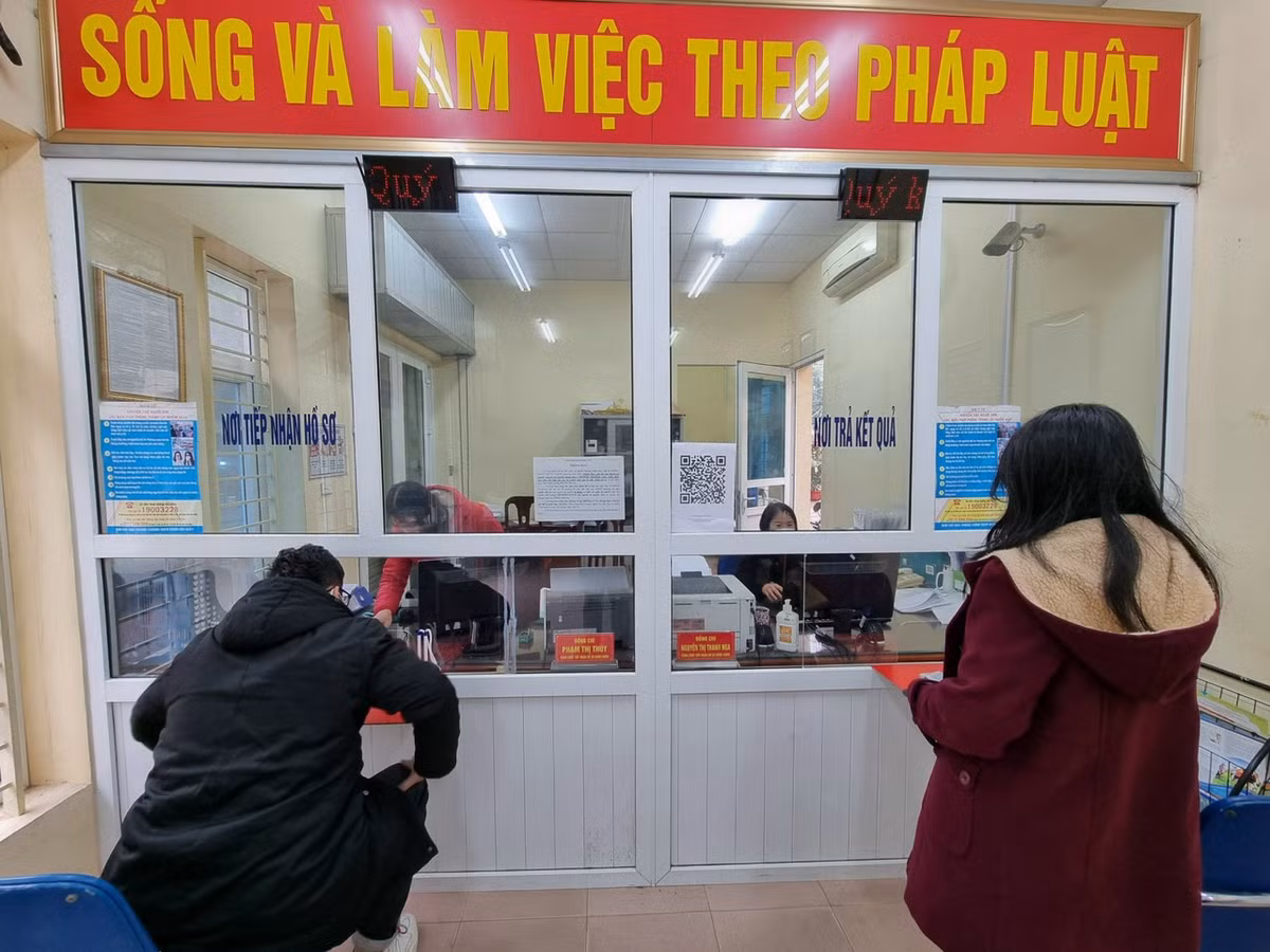 Bộ phận tiếp nhận hồ sơ vẫn bố trí đầy đủ cán bộ làm việc.