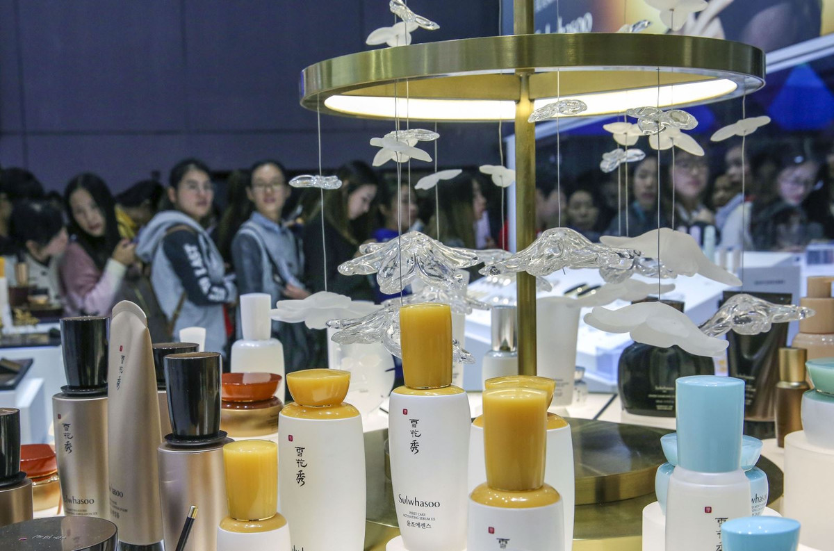 Vi sao nhieu nguoi Trung Quoc thich doc than hon la co vo chong?