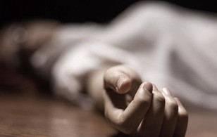 9. Khi khai trương, kết hôn mà hàng xóm có người chết, hoặc đưa ma: Đây coi là hỷ sự đụng phải tang sự đại xấu. Nên khi xuất phát nên tránh nơi có tang sự nếu vô tình gặp phải thì nên im lặng thành kính mà đi qua, không được cười nói ngả ngốn thì sẽ bình an vô sự. (Thông tin trong bài chỉ mang tính tham khảo).