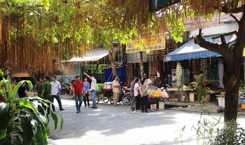 Nam thanh nien tu vong tren vung mau truoc tiem tap hoa-Hinh-2