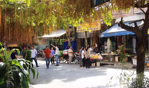 Nam thanh nien tu vong tren vung mau truoc tiem tap hoa-Hinh-2