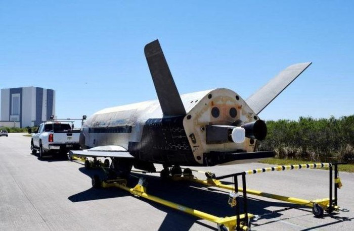 Tới năm 2006, không quân Mỹ công bố phiên bản X-37B.