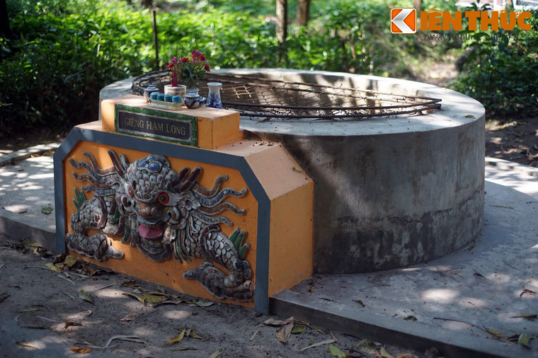 Để chế ngự con rồng này cần phải mời bậc cao nhân về yểm long mạch. Sau khi mời các thầy về yểm tại nhiều điểm, quả nhiên sau đó không còn rồng quấy phá vua nữa. Từ đó, dãy núi đó được đặt tên là Bình An Sơn.