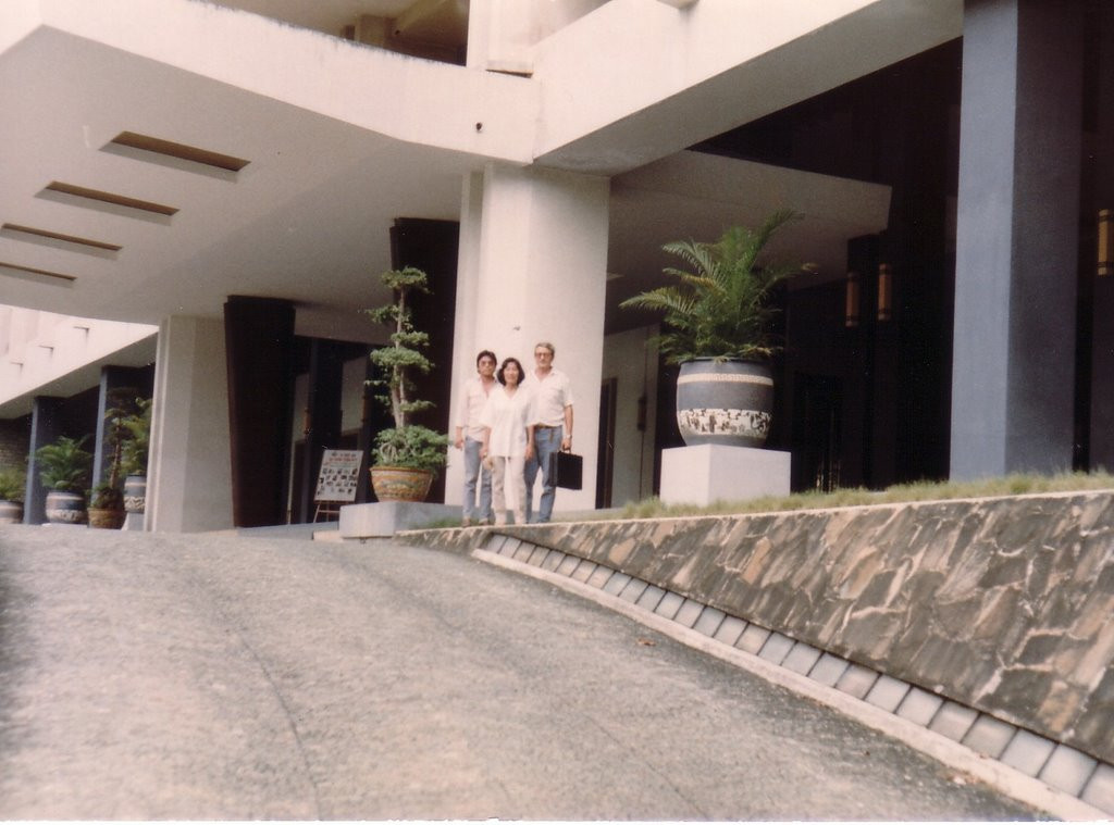 Bên ngoài sảnh chính của Dinh Độc Lập. Ảnh: Günter Mosle.