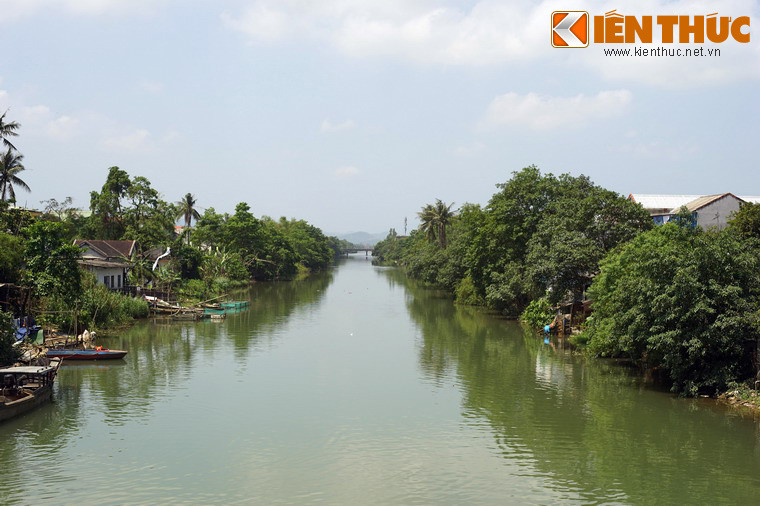 Nếu có dịp đến với xứ Huế, du khách không nên bỏ lỡ dịp ghé thăm sông Đông Ba để cảm nhận vẻ đẹp đậm chất Huế của dòng sông này.