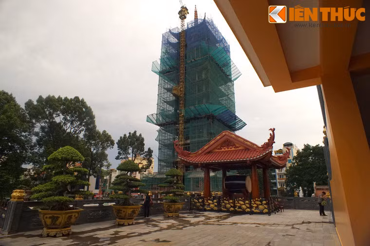 Đến thời điểm hiện tại, cùng với chính điện, phần lớn các hạng mục của Việt Nam Quốc Tự đã được hoàn thiện. Riêng tòa bảo tháp 13 tầng cao 63 mét đang được thi công xây dựng và sẽ hoàn thành trong một tương lai gần.