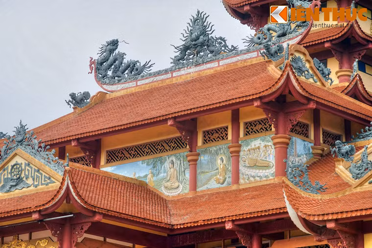 Qua ba thế kỷ tồn tại, chùa đã được trùng tu khá nhiều lần. Kiến trúc hiện tại của chùa được định hình trong giai đoạn 1956-1972.