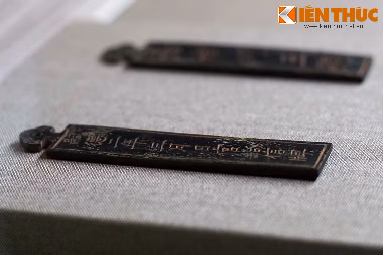 Có thể coi đây là một hình thức quản lý tương tự thẻ nhân viên thời hiện đại. Điều khác biệt lớn nhất là tính chất phong kiến, thể hiện ở sự phân cấp rõ ràng về địa vị của người đeo thẻ.